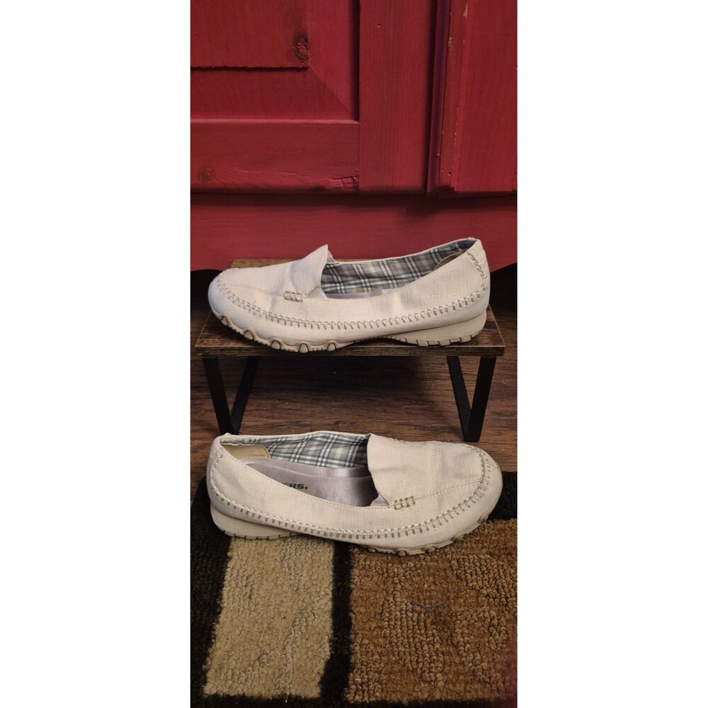 Skechers Size 10 Light Tan Relaxed Fit Biker Loafer Shoes Comfort Walking EUC